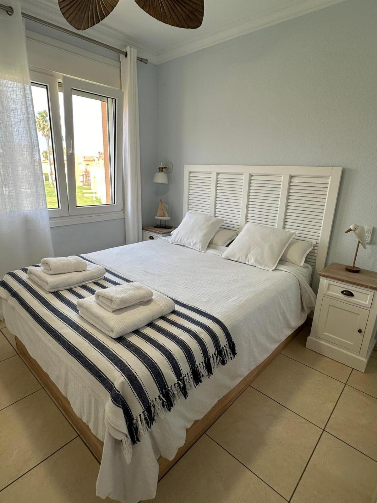 Oliva Nova Flat In Front Of Met Apartment Luaran gambar